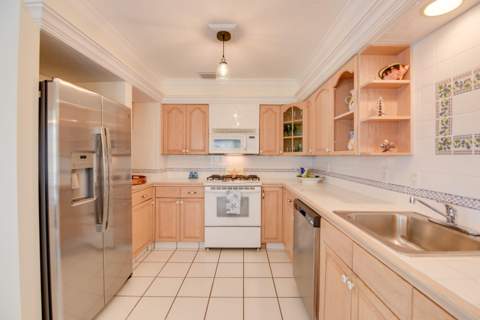 667 E Caribbean Drive, Summerland Key FL - photo 9 of 54
