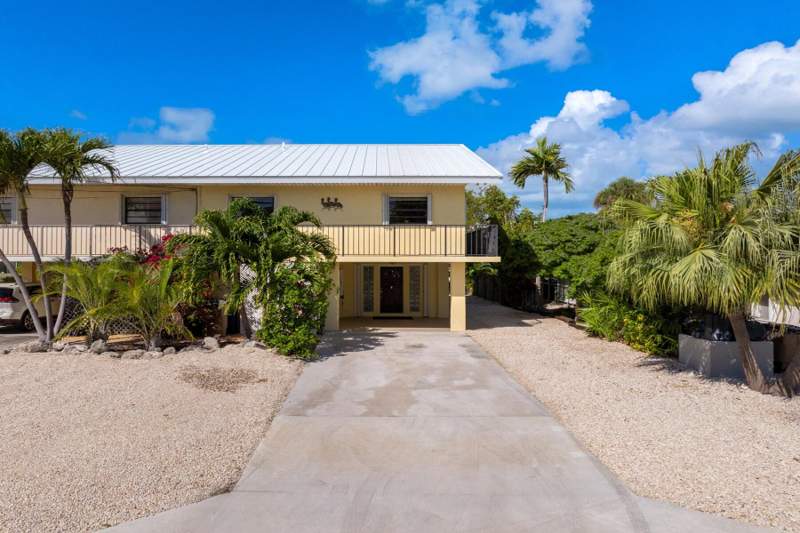 3 bedroom Half Duplex at 391 10th Street, Key Colony Bch 1st Addn Amd Plat (53.5), Key Colony — photo 4