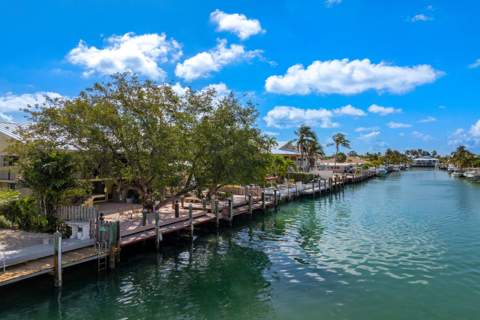 391 10th Street, Key Colony FL - photo 9 of 38
