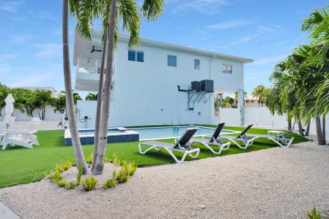 107 Azalea Street, Plantation Key FL - photo 9 of 76