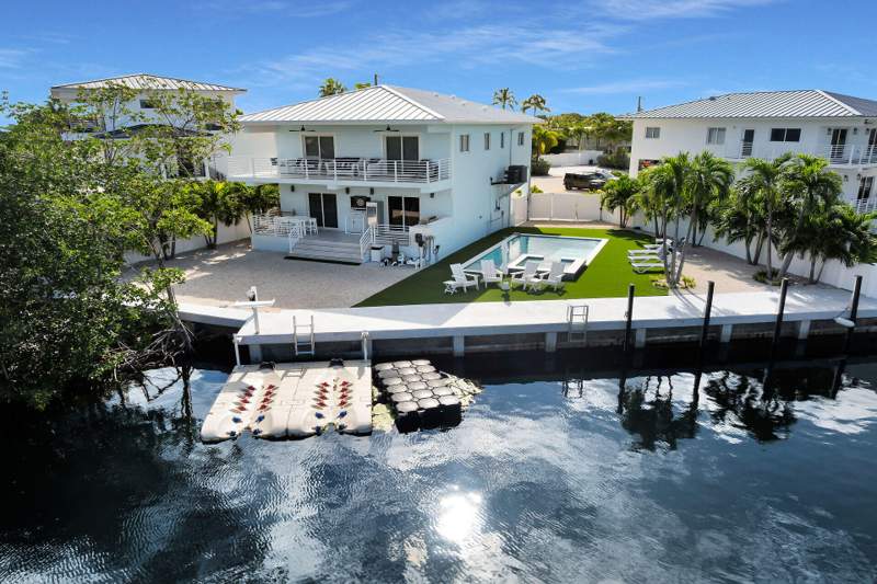 5 bedroom Single Family Residence at 107 Azalea Street, Plant Key Colony (90.0), Plantation Key — photo 3