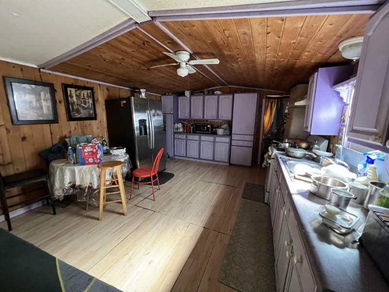 3 bedroom Mobile Home at 5405 3rd Avenue, Robyn Sub (5.0), Stock Island — photo 2