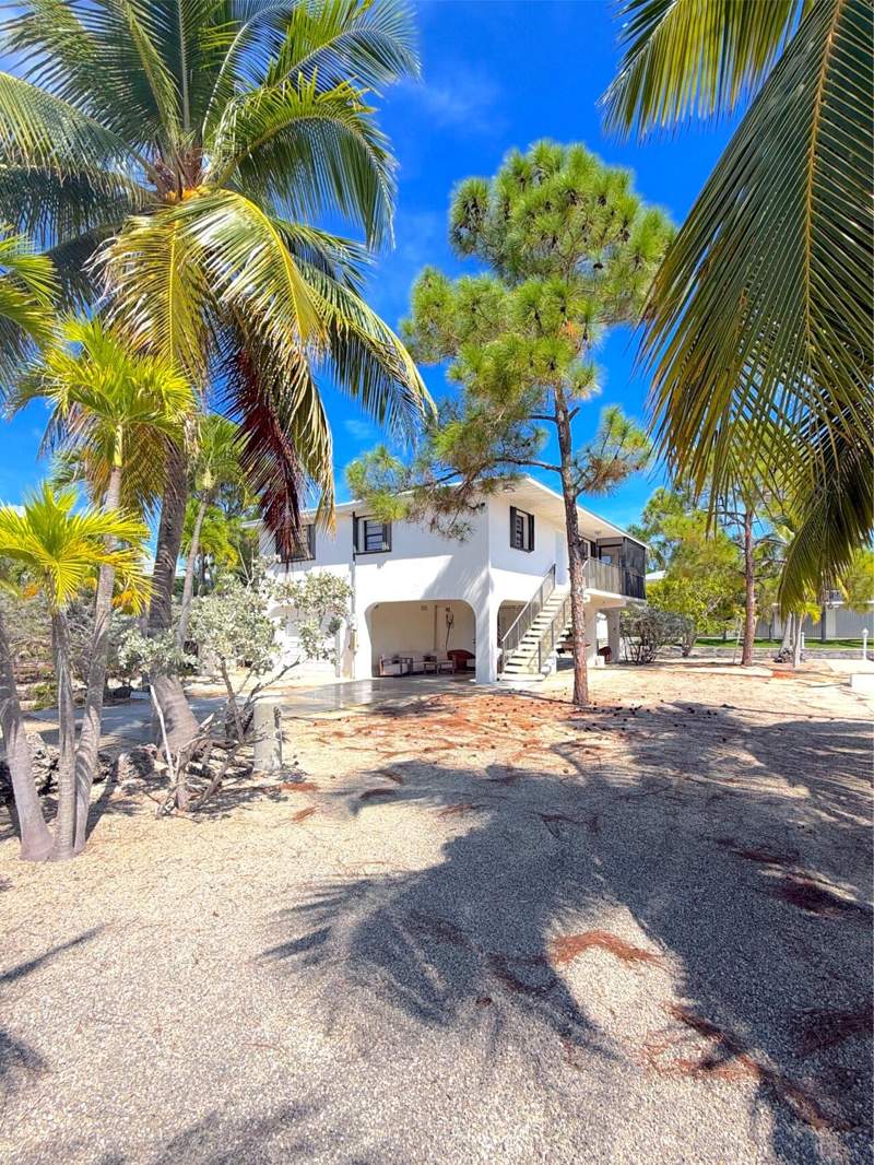 2 bedroom Single Family Residence at 1539 Lantana Lane, Eden Pines Colony (29.0), Big Pine Key — photo 2