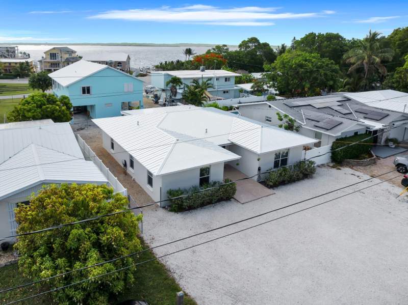 4 bedroom Single Family Residence at 304 2Nd Ter, Largo Sound Vill (104.0), Key Largo — photo 5