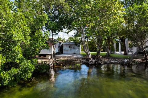 6 Beach Drive, Saddlebunch FL - photo 7 of 14