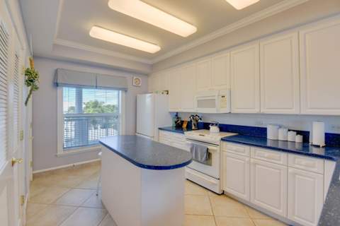 5960 Peninsular Avenue #210, Stock Island FL - photo 10 of 30