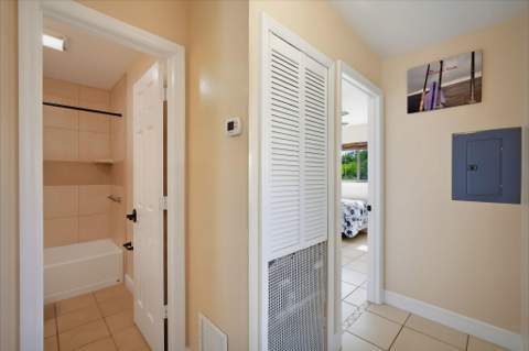 9104 Aviation Boulevard, Marathon FL - photo 16 of 64