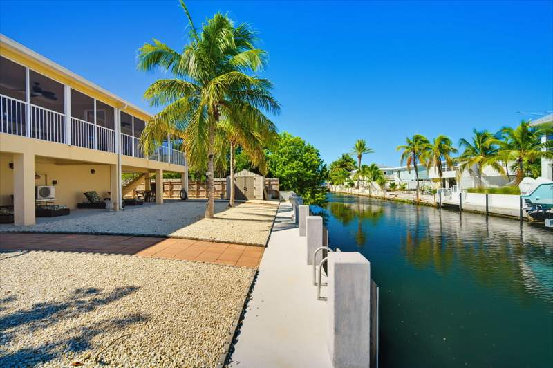 4 bedroom Duplex at 9104 Aviation Boulevard, Sea-Air Estates (52.0), Marathon — photo 5