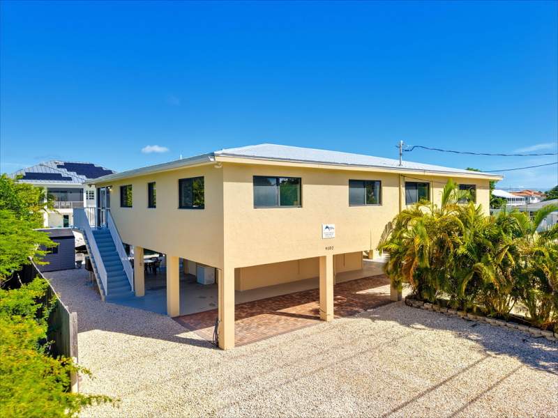 4 bedroom Duplex at 9104 Aviation Boulevard, Sea-Air Estates (52.0), Marathon — photo 3