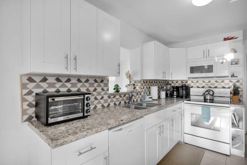 3 bedroom Single Family Residence at 400 117th Street Ocean, Little Venice (53.0), Marathon — photo 3