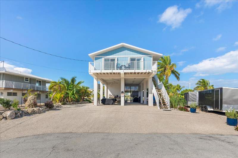 3 bedroom Single Family Residence at 142 Blackbeard Road, Jolly Roger Estates (28.5), Little Torch Key — photo 2