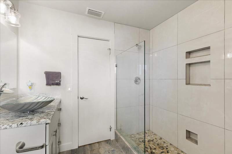 3 bedroom Single Family Residence at 142 Blackbeard Road, Jolly Roger Estates (28.5), Little Torch Key — photo 5