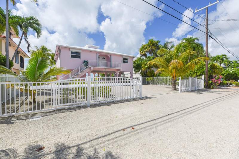 3 bedroom Single Family Residence at 312 E Caribbean Drive, Summerland Key Cove (25.0), Summerland Key — photo 3