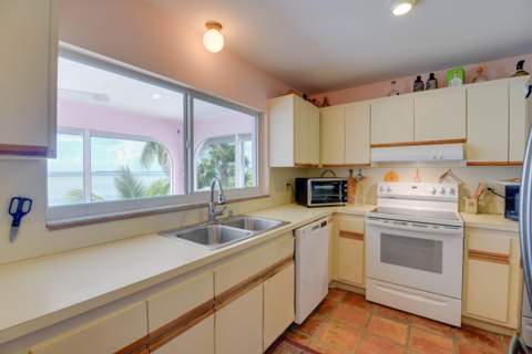 312 E Caribbean Drive, Summerland Key FL - photo 14 of 40