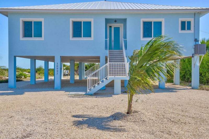4 bedroom Single Family Residence at 30995 Watson Boulevard, Doctors Arm (30.5), Big Pine Key — photo 2