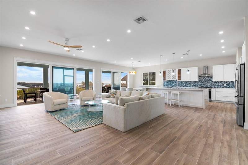 4 bedroom Single Family Residence at 30995 Watson Boulevard, Doctors Arm (30.5), Big Pine Key — photo 5