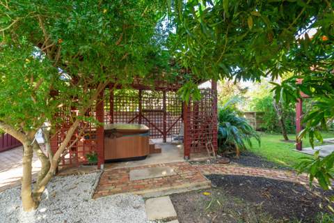 212 Avenue G, Big Coppitt FL - photo 22 of 32