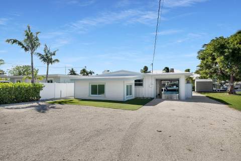 251 Azalea Street, Plantation Key FL - photo 7 of 58