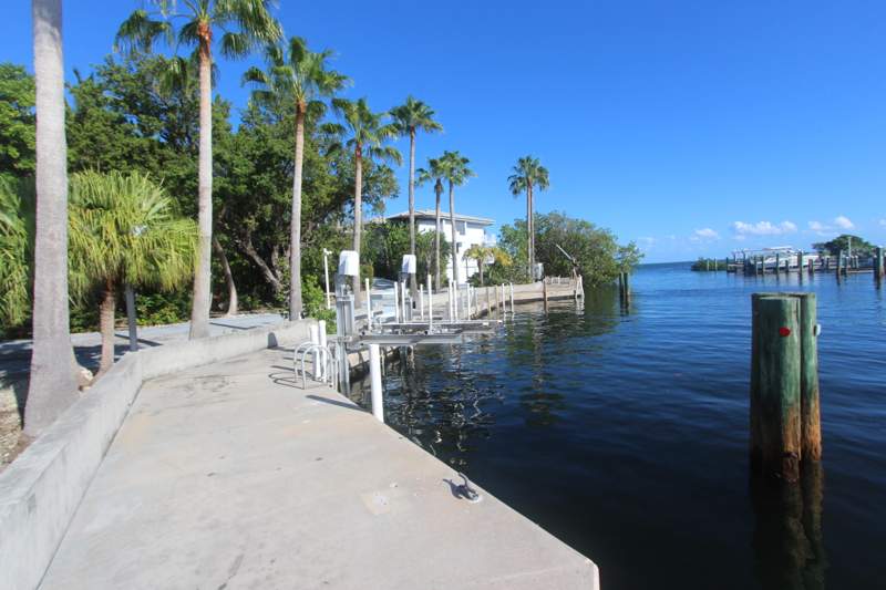 4 bedroom Single Family Residence at 80 Ocean Front Drive, Key Largo Ocn Shores (100.0), Key Largo — photo 2