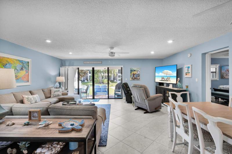 2 bedroom Condominium at 601 W Ocean Drive #302, Cay Condo (53.5), Key Colony — photo 4