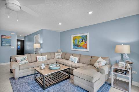 601 W Ocean Drive #302, Key Colony FL - photo 6 of 38