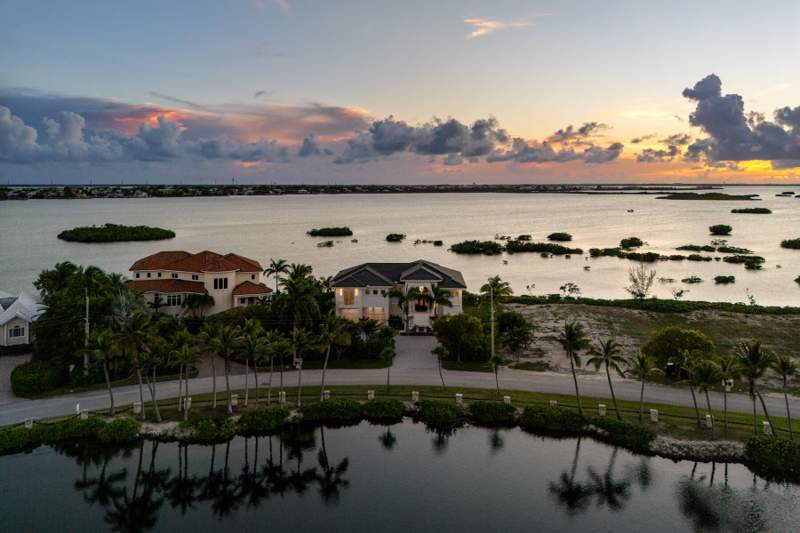 3 bedroom Single Family Residence at 58 Cannon Royal Drive, Shark Key (11.0), Shark Key — photo 3