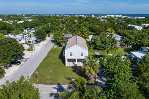 31315 Avenue B, Big Pine Key FL - photo 6 of 35