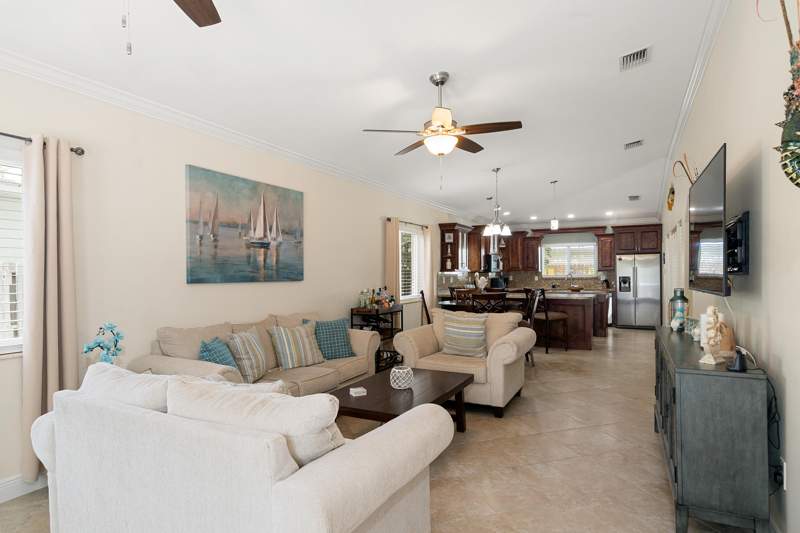 3 bedroom Single Family Residence at 38 Transylvania Avenue, Largo Sound Park (103.5), Key Largo — photo 2
