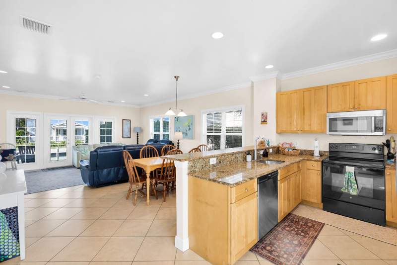 3 bedroom Townhouse at 12399 Overseas Highway ## 10, Coral Lagoon Resort (53.0), Marathon — photo 3