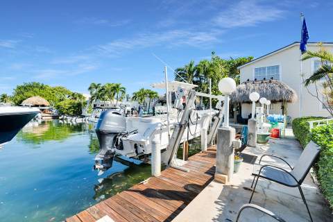 828 W Ocean Drive, Key Colony FL - photo 10 of 52