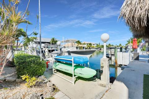 828 W Ocean Drive, Key Colony FL - photo 11 of 52