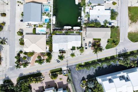 828 W Ocean Drive, Key Colony FL - photo 18 of 52