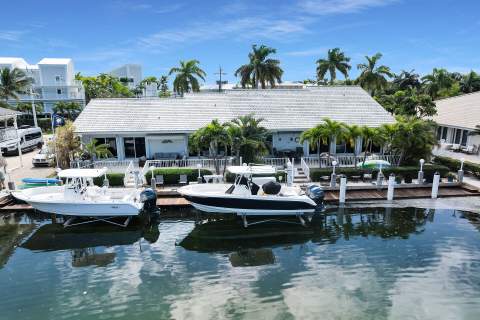 828 W Ocean Drive, Key Colony FL - photo 19 of 52