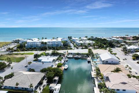 828 W Ocean Drive, Key Colony FL - photo 22 of 52