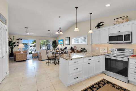 828 W Ocean Drive, Key Colony FL - photo 24 of 52