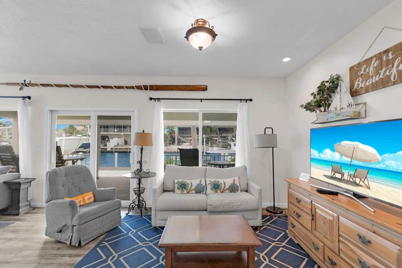3 bedroom Half Duplex at 341 9Th Street, Key Colony Bch 1st Addn Amd Plat (53.5), Key Colony — photo 5