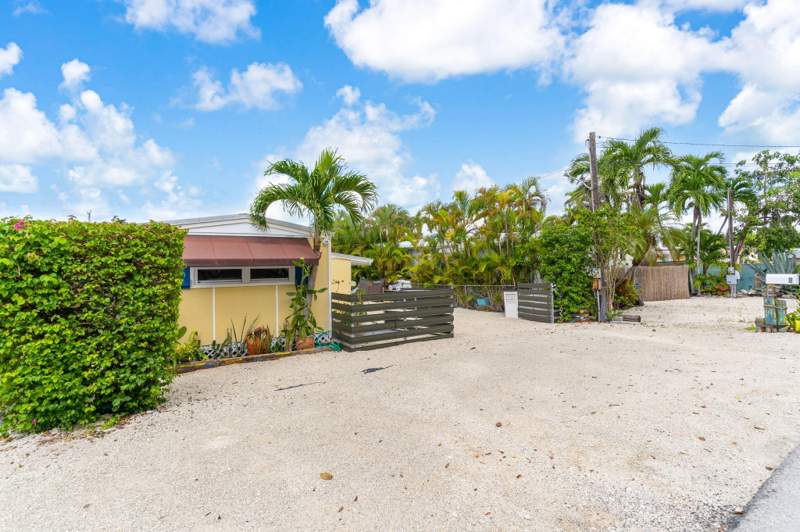 1 bedroom Mobile Home at 8 Grassy Road, Sexton Cove (106.0), Key Largo — photo 2