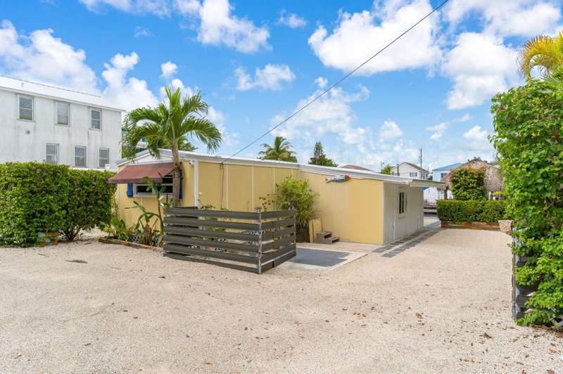 1 bedroom Mobile Home at 8 Grassy Road, Sexton Cove (106.0), Key Largo — photo 3