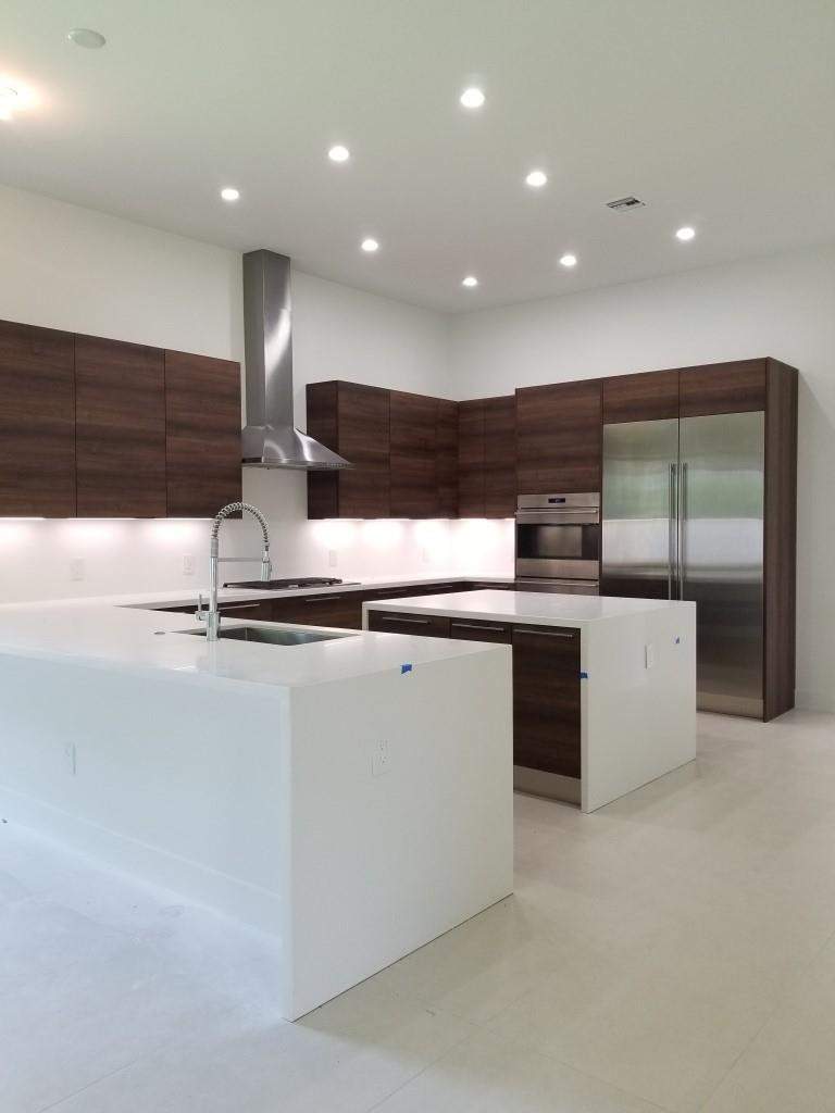 4 bedroom Single Family Residence at 5786 Ashwood Circle, Preserve At Emerald Hills, Fort Lauderdale — photo 2