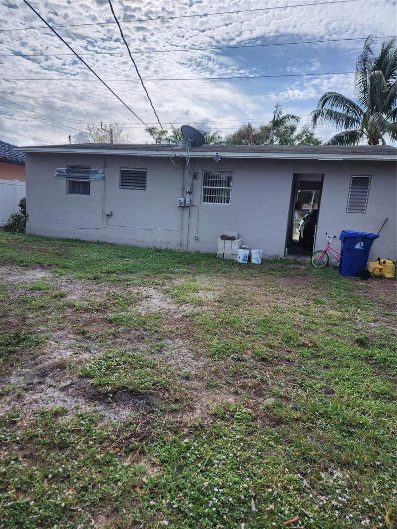 2 bedroom Single Family Residence at 905 NW 5th Street, Tuskegee Park 3-9 B, Fort Lauderdale — photo 2