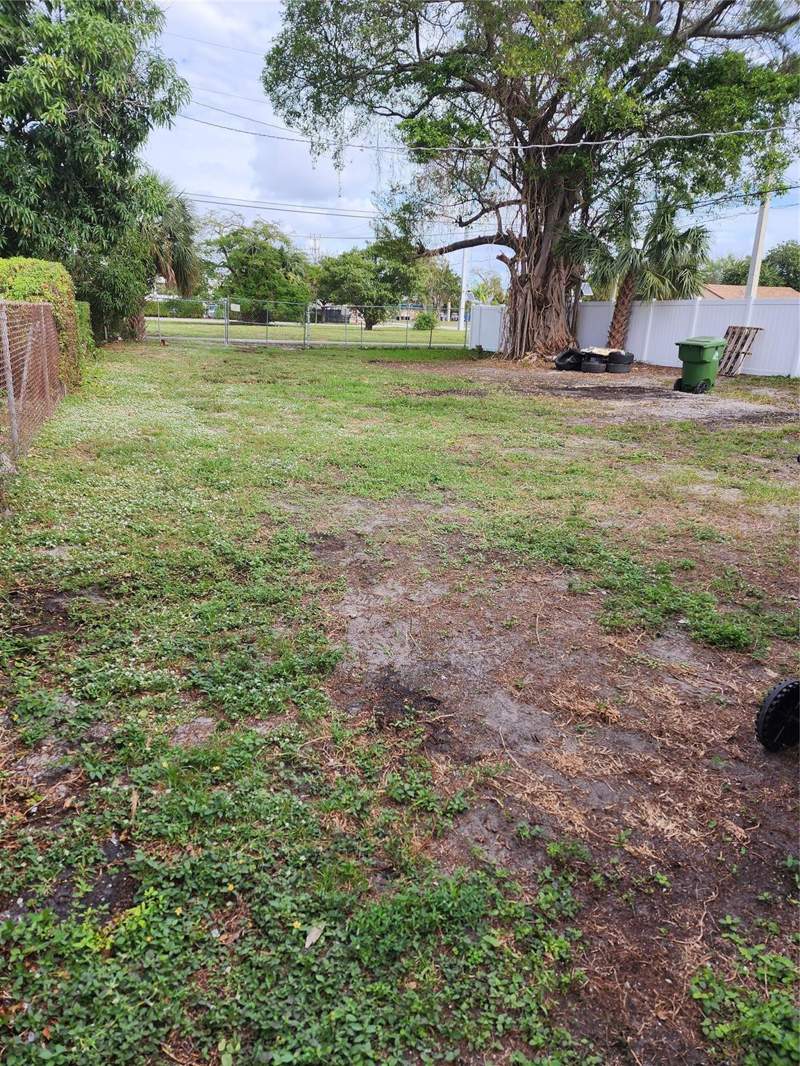 2 bedroom Single Family Residence at 905 NW 5th Street, Tuskegee Park 3-9 B, Fort Lauderdale — photo 4