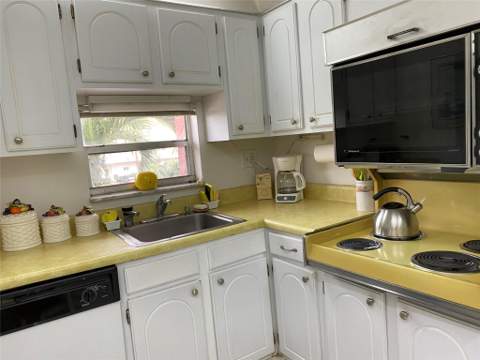 811 S Hollybrook Drive #203, Pembroke Pines FL - photo 8 of 20