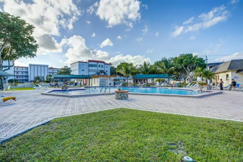 2 bedroom Condominium at 4050 NW 42nd Avenue #312, Topaz North, Lauderdale Lakes — photo 3