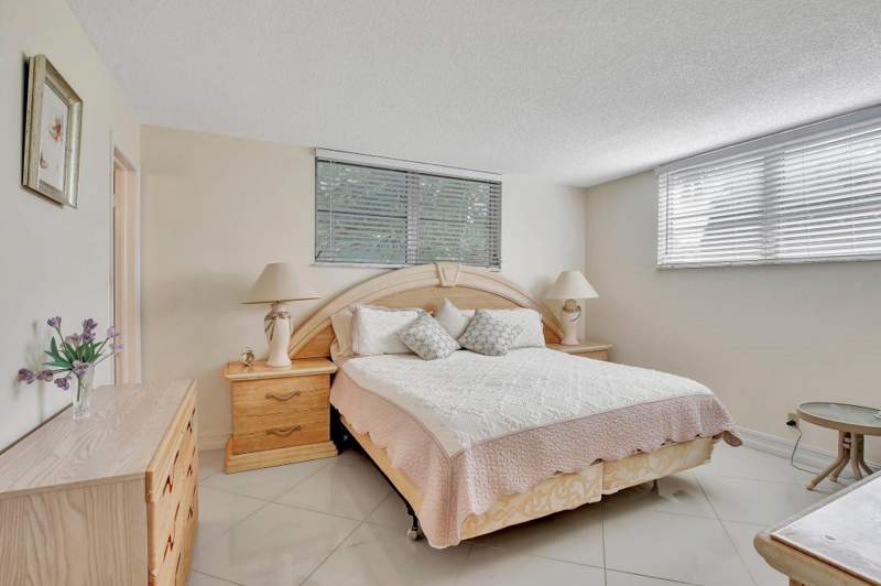 2 bedroom Condominium at 8930 S Hollybrook Boulevard #201, Hollybrook Golf & Tennis, Pembroke Pines — photo 5