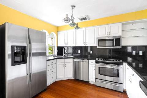 2005 Oceanwalk Terrace #300, Pompano Beach FL - photo 9 of 39