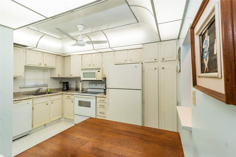 2 bedroom Condominium at 9611 N Hollybrook Lake Drive #107, Hollybrook Golf & Tennis Club, Pembroke Pines — photo 4