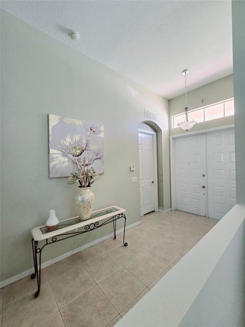 4 bedroom Single Family Residence at 723 SW Myakka River Trace, Lake Forest At St Lucie W, Port St. Lucie — photo 2