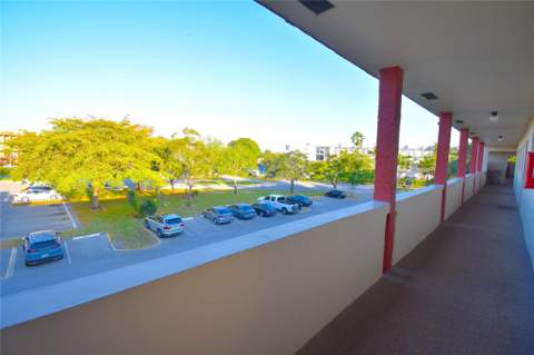 3051 Sunrise Lakes Drive #311, Sunrise FL - photo 16 of 20