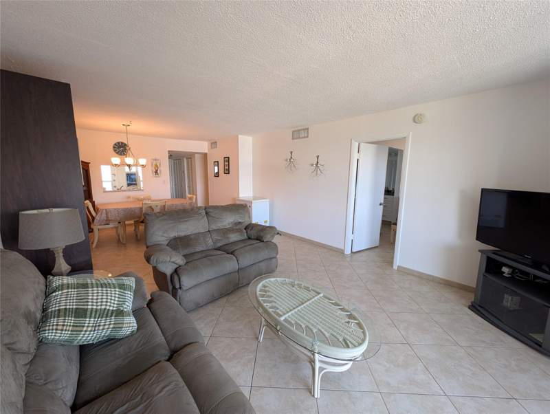 2 bedroom Condominium at 1893 S Ocean Drive #405, Islands Martinique, Hallandale Beach — photo 4