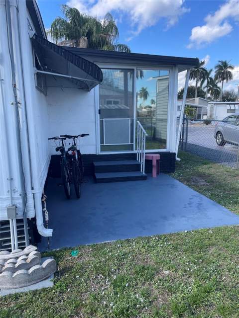 8610 SW 18th Court, Davie FL - photo 16 of 17